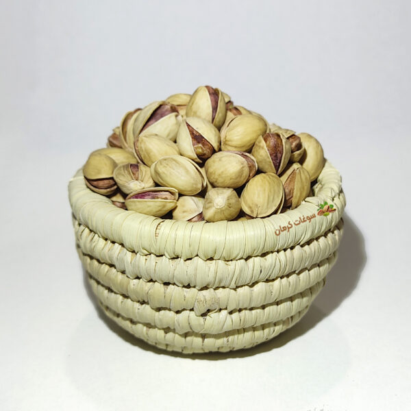 پسته فندقی خندان